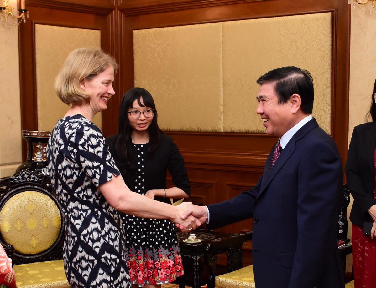 WMatthewsNZ's tweet photo. Great to meet with HCMC Chairman Nguyen Thành Phong to discuss the flourishing 🇳🇿🇻🇳  strategic partnership &amp; NZ’s important &amp; growing education, innovation, food safety, trade &amp; investment links with HCMC. https://t.co/jX674fQK1j