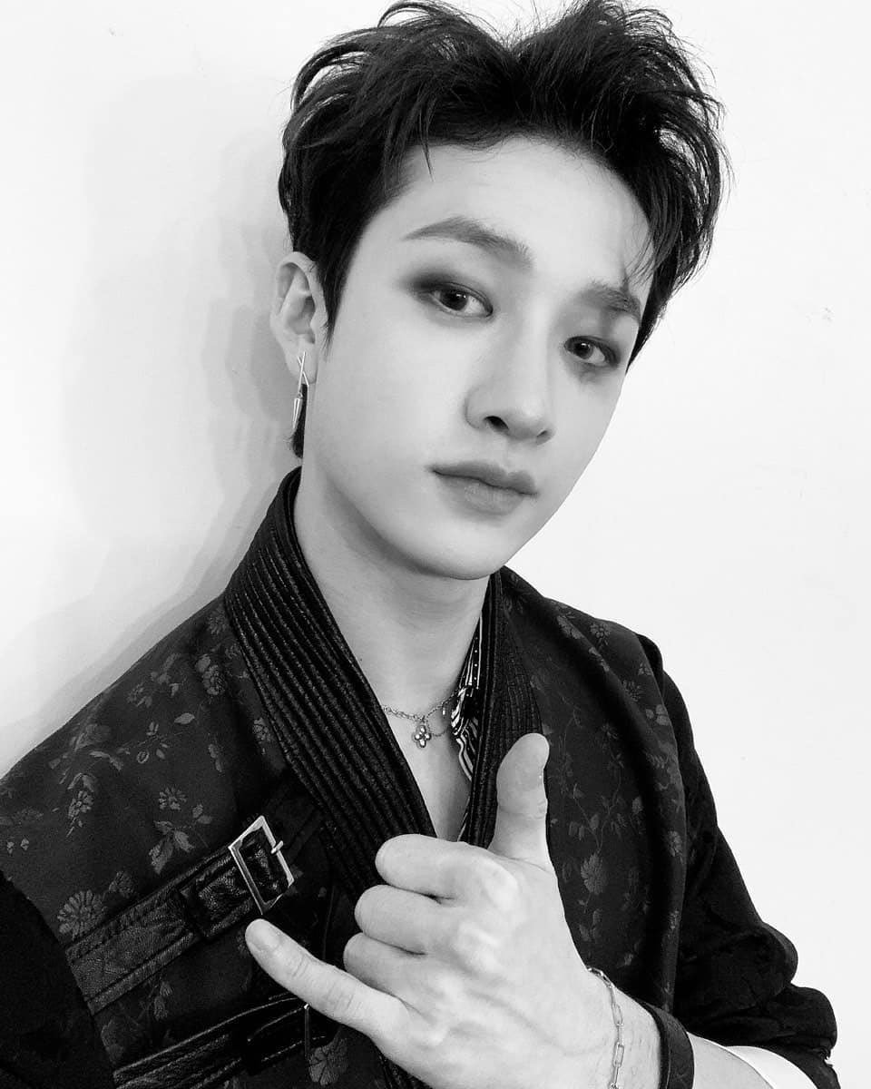 galaxywannaone's tweet photo. @galaxywannaone 21.11.20

obrigada por estar sendo mais ativo no ig ultimamente 🥺 essas suas selcas estão muito lindas ): eu te amo muito, tanto que nem consigo explicar. obrigada por existir e ser tão especial pra mim. 

idol: chan - skz https://t.co/0S8npLXjtc