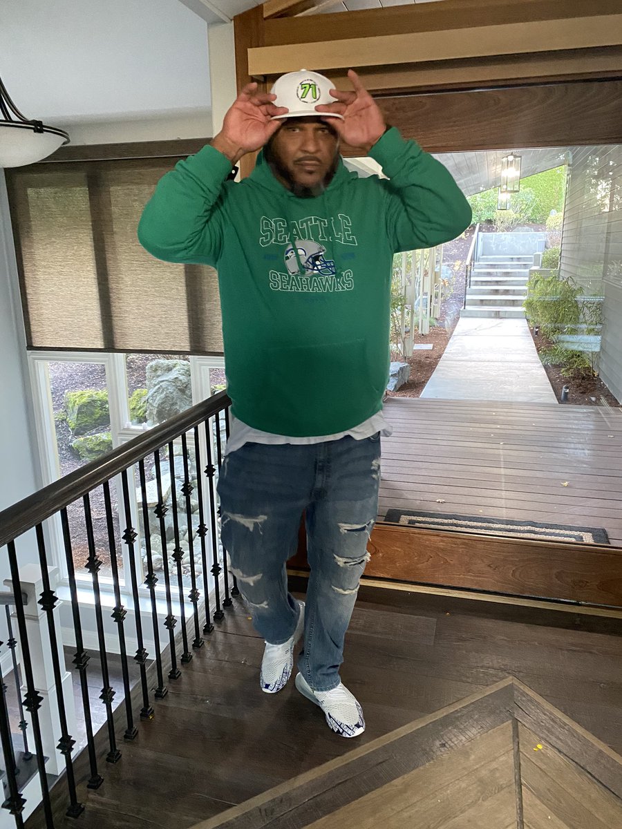 BigWalt71's tweet photo. Who ready for some football. Let's go 12s let's get these retweet going?                SEEEEEEEEEAAAaaaa!!!!@ https://t.co/vAzjcMLxRK