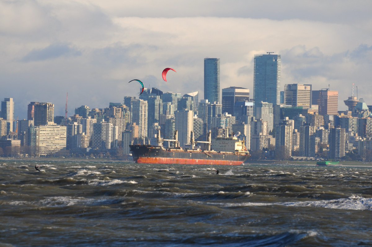 travels_galaxy's tweet photo. Vancouver was windy this afternoon, which made for some happy windsurfers and cold hands.
#travel #vancouver #dailyviewbc #windsurfing #canada #explorebc https://t.co/1yLf686T9A