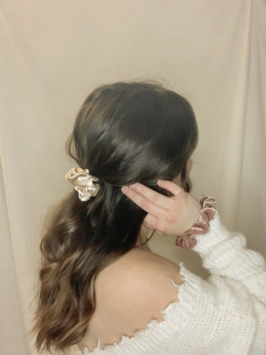 Morgan_Eeten's tweet photo. Hi friends, I know I’ve shared this everywhere but I just posted my first Etsy listing and have the link in my bio to shop!🌼
If you could please rt this to help me on my mission to starting a small business I would appreciate it so much!🧡 https://t.co/scLh6Ue1xT