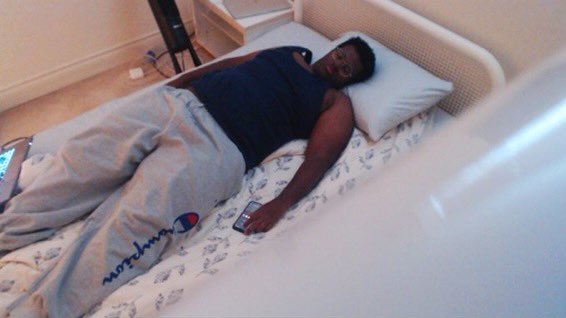 Sleepy стрим. Nyyxxii stream. Asian andy стример. Kate' s sleep stream. уснул на стриме.