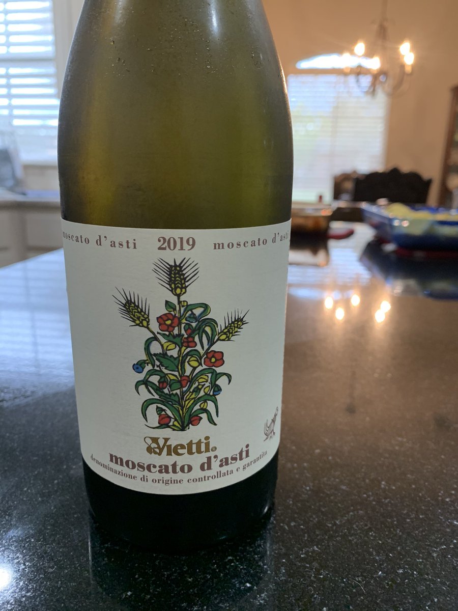 Braileigh's tweet photo. So good!!! #wine #Good Monday #YASSS https://t.co/nYjA09PNFq