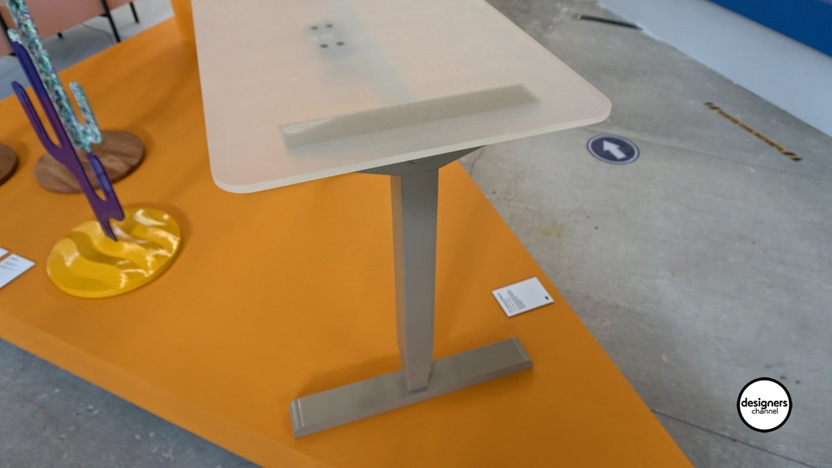 designerschan's tweet photo. HT1 ESCRITORIO INTELIGENTE
Euclid Smart Elements. Diseño de Enrique Evoli Candiani
Fabricado en acero, cubierta de resina translucida e insertos de plástico impresos en 3D.
En INEDITO 2020, @designweekmex Espacio CDMX.
 #diseñoindustrial https://t.co/uZ2lfAUNUJ