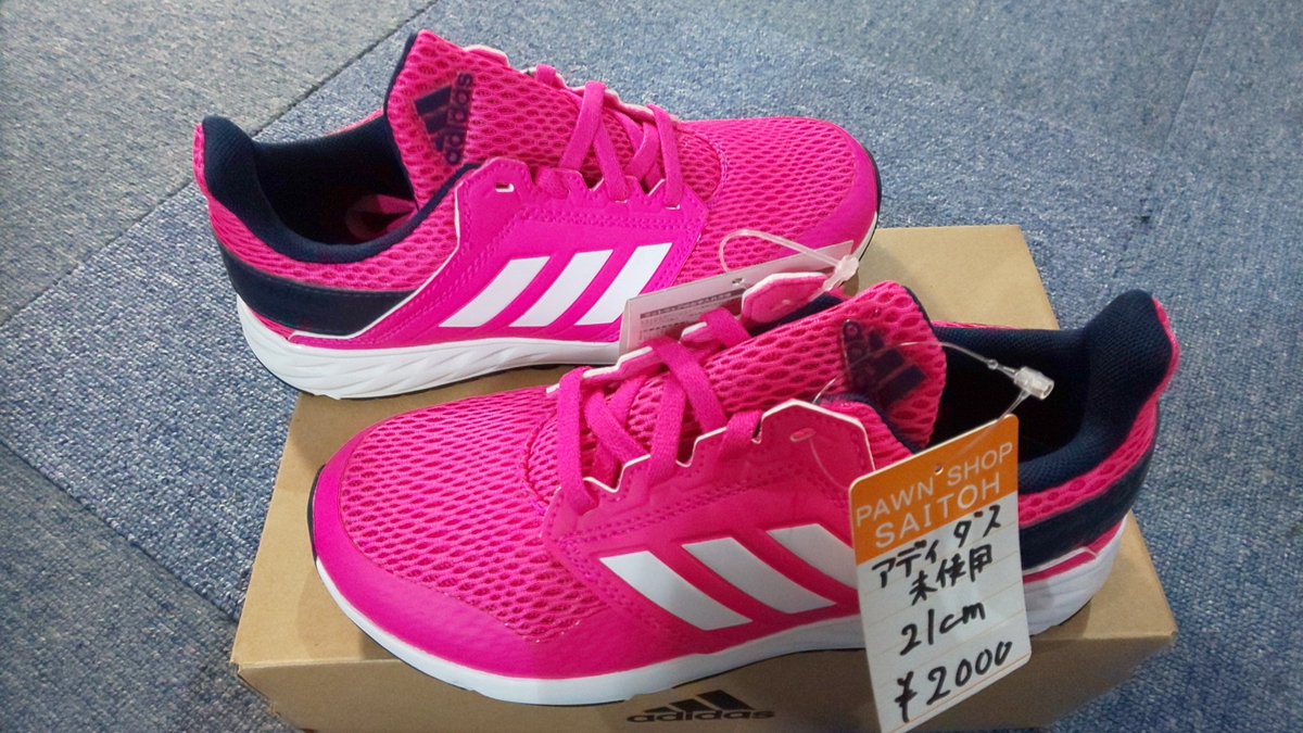 サイトウ質屋 埼玉県川口市の質店 蕨駅東口 残り在庫が２足なってしまいました 未使用品 店頭買取品 箱傷あり アディダス キッズ 女の子用 ２１センチ スニーカー お買い得な店頭販売価格は 00円 税込 川口市 スニーカー キッズ