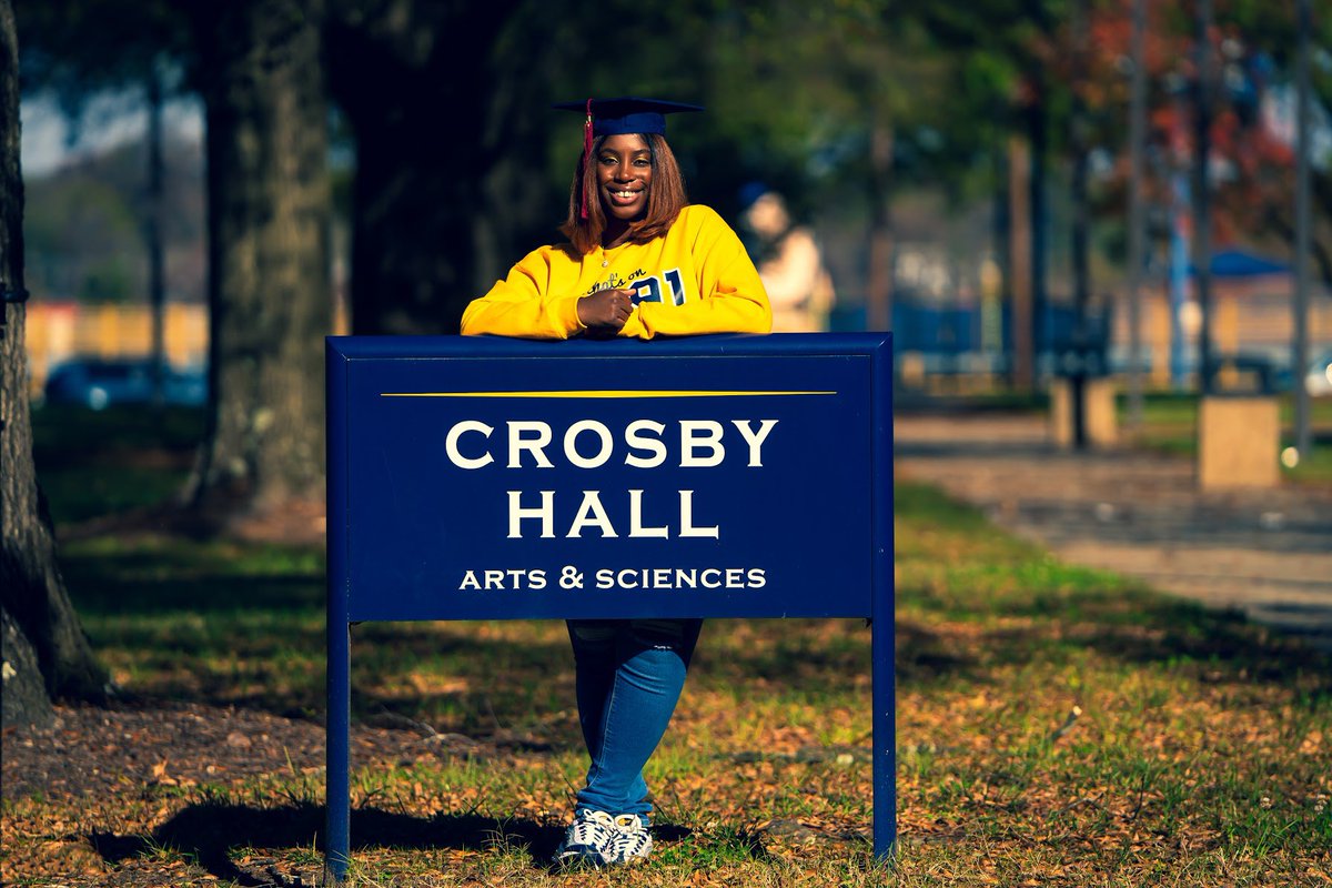 Chatorrianna's tweet photo. 3.5 years later... 🎓

#NCAT 💛💙 https://t.co/FLNczh868w