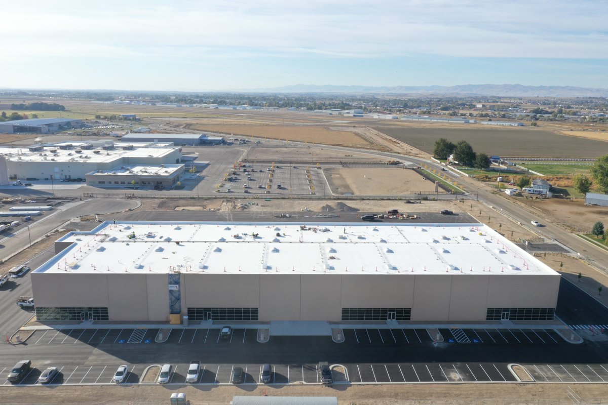 LaytonConstruct's tweet photo. With more than 34M SF of warehouse development, 98% of our business results from repeat clients. In Caldwell, ID, Keystone Industrial had Layton construct a new Class A, tilt-up distribution facility with a 32' clear height. #LaytonWay #PredictableOutcomes https://t.co/ZohrWuBduO