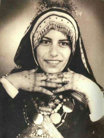 1904: After Imam Yahya comes to power, Jews are barred from riding horses, walking to the right of a Muslim, building houses higher than Muslims, living in Muslim neighbourhoods, carrying arms, wearing fine or bright clothing, or riding any animal except side-saddle on donkeys