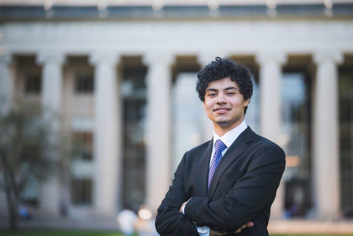 Introducing Director of Global Expansion!🌎
Octavio is a junior studying Physics. He is from New Jersey and has twice served as a chair for MITMUNC and was Secretary-General. He writes for the Harvard Int'l Review, is VP of Maseeh Hall, adores geography and is a big Avengers fan.