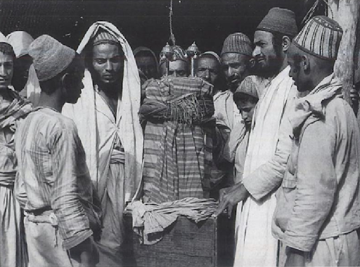 2003: antisemitic slogans chanted after friday prayer at Saleh Mosque in Sana'a, Houthis adopt banner that includes the phrase "Curse upon the Jews"2007: 45 Jews forced to leave the village of Al-Salem