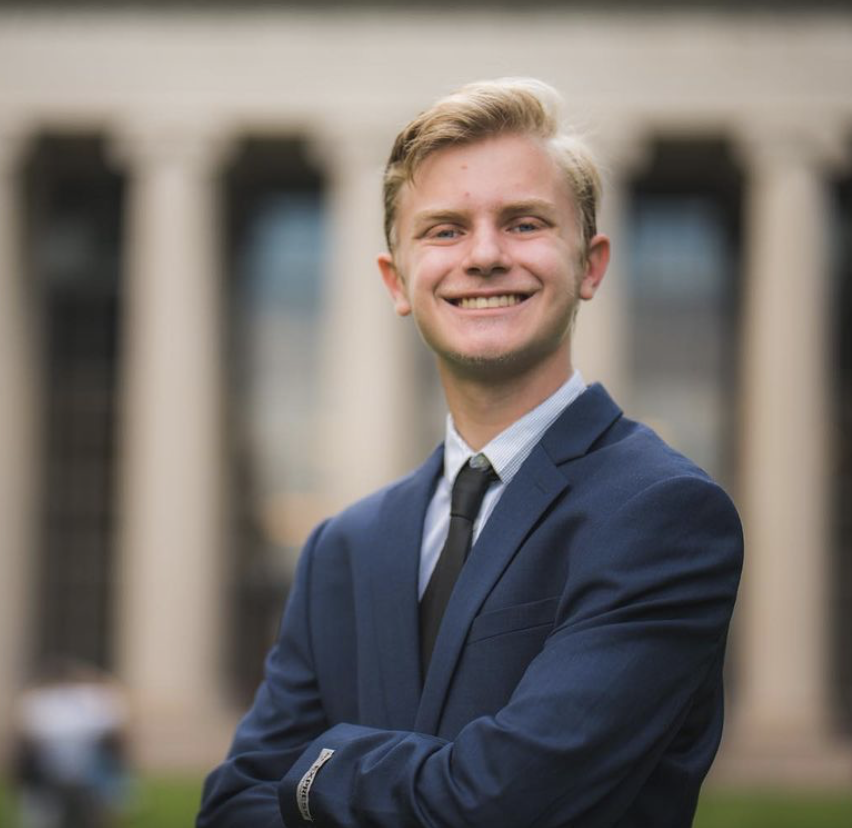 Introducing our Chief Financial Officer!
While his cultural and ethnic origins might be what define him the most, his passions and hobbies are a close second. Jorge's most important passions, however, are tennis and Model UN which he has been doing since high school.
#munisfun