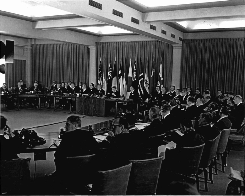 AntarcticTreaty's tweet photo. Today we celebrate 61 years since the signing of the #AntarcticTreaty on December 1, 1959. https://t.co/iM8LLry69g

Hoy celebramos 61 años desde la firma del #TratadoAntartico en Washington, el 1° de diciembre de 1959. https://t.co/oIBxAMTC32

#AntarcticaDay #DíadelaAntártida 🇦🇶 https://t.co/rbAR6NhoCp