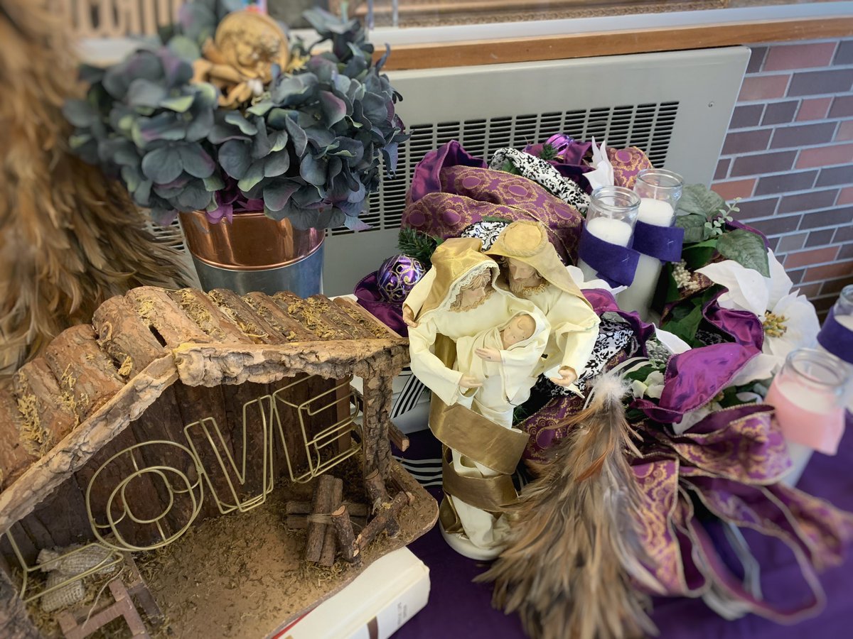 DCDSBVirtualK_8's tweet image. We wait in hope and anticipation #FirstWeekofAdvent #DCVESSpirit