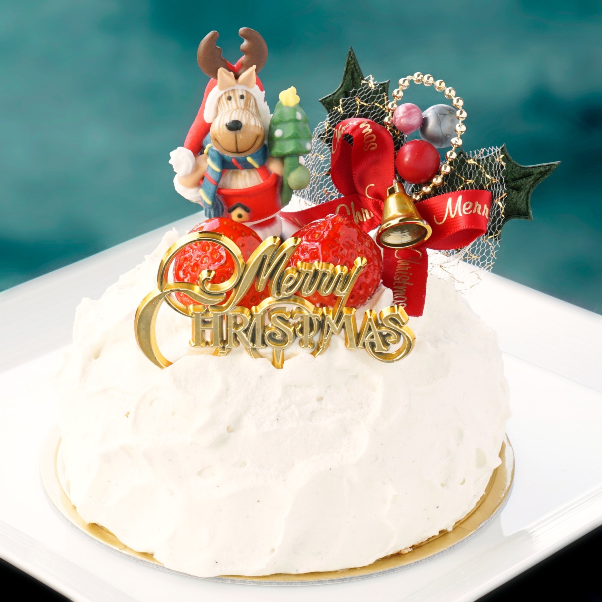 トシヨロイヅカ スタッフ クリスマスケーキのご案内 ドーム フレーズ4号 3300yen 5号 4500yen 毎年大好評 新鮮な苺をたっぷり使用したクリスマス使用の苺のショートケーキ 今年もご用意しております トシヨロイヅカ 京橋 ミッドタウン 八幡山