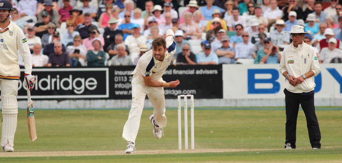 ScarboroCricket's tweet photo. Today’s letter in the photographic A-Z of @YorkshireCCC at Scarborough in recent years is P. P for Liam Plunkett and perhaps the fastest bowling spell on the ground for a long time, in 2015. Also Steve Patterson at full pelt, and finally the pavilion. #NMRpictures #cricket https://t.co/pCbqzpMTBc