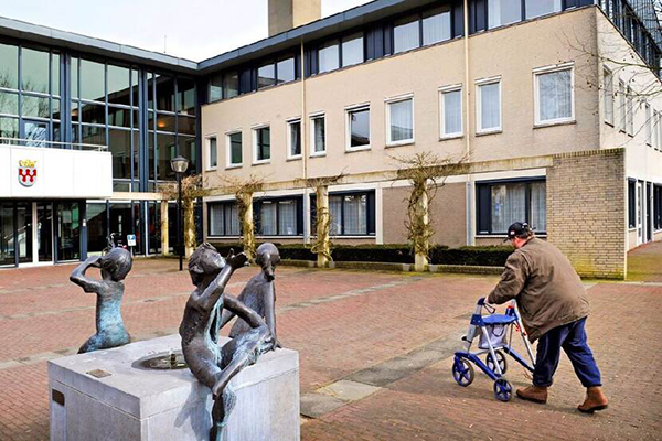 Het SCP publiceerde een kritische reflectie op vijf jaar transformaties in het sociaal domein. Patricia van Echtelt, een van de opstellers van het rapport, neemt ons tijdens een online college op 14 december mee in deze reflectie. 
Aanmelden kan nog!
husite.nl/kus/calendar_i…