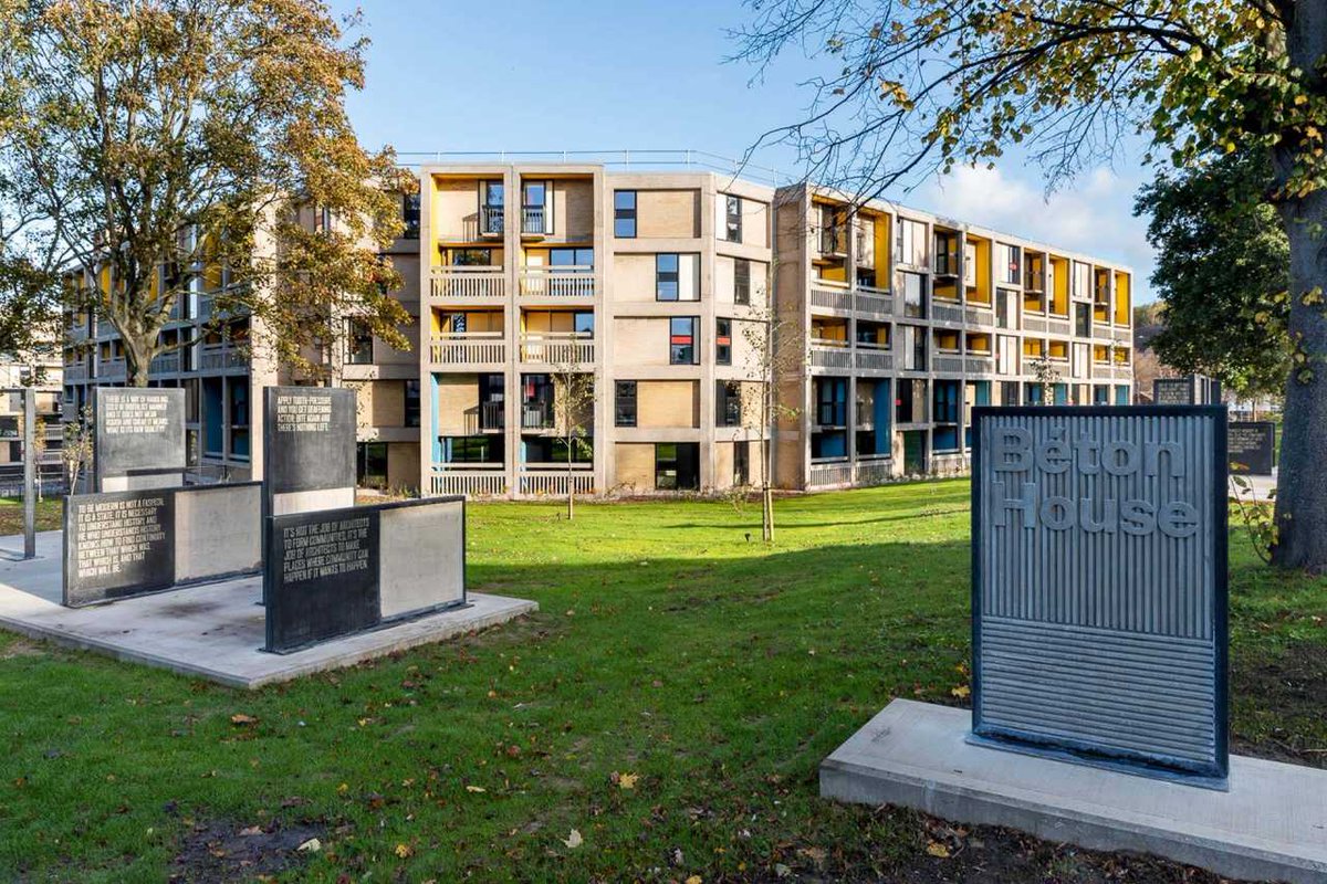 urban_splash's tweet image. TRANSFORMATION TUESDAY

New blog from our colleague Greg all about the new @alumnogroup student accommodation at Park Hill. Here Alumno has saved much of the original fabric,  integrating the modernist mosaics and use of colour from the original design urbansplash.co.uk/blog/welcoming…