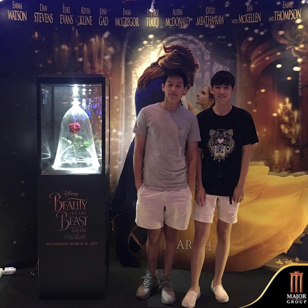 Recollectionof2's tweet image. ดูหนังรอบpressกัน มีนา60 beauty&amp;amp;thebeast และ พ.ค.60 pirates ดูก็รู้ว่าไม่ได้นัดกัน