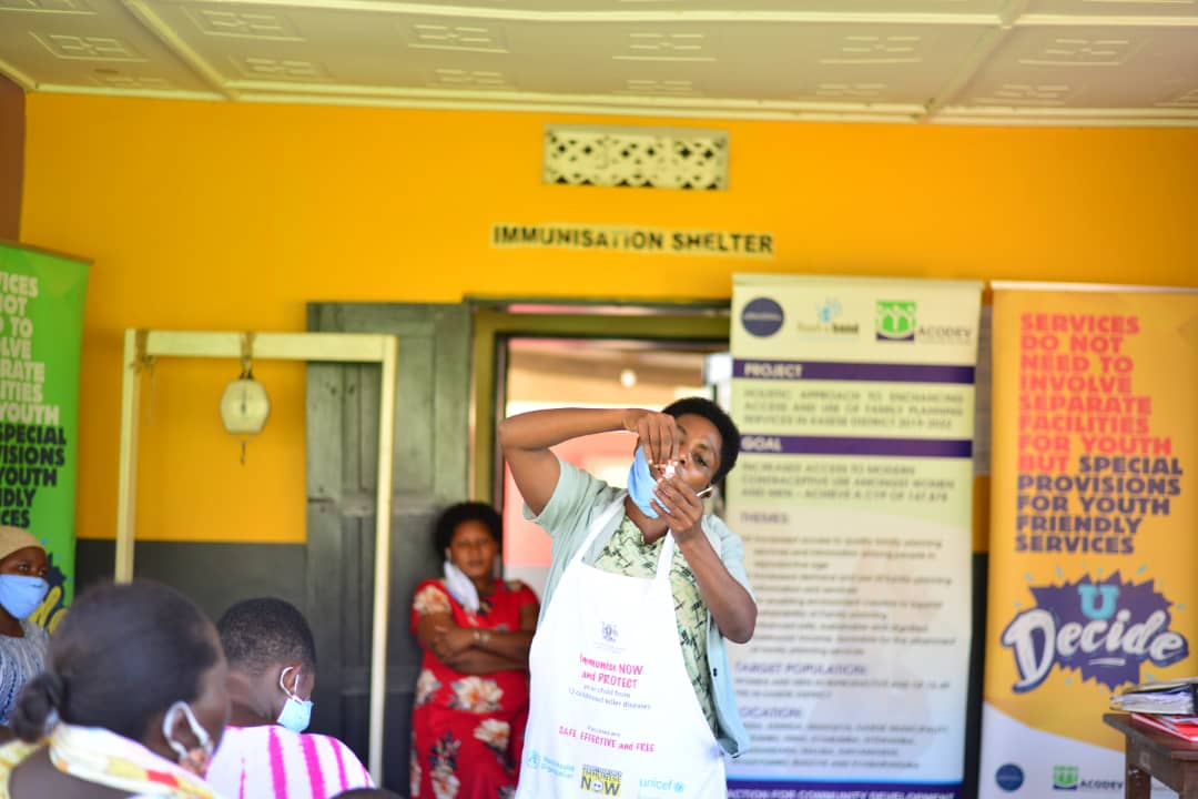 reachahand's tweet photo. On-ground activities are running co-currently in the six districts of Mbarara, Hoima, Adjumani, Kasese, Kabale, and Kampala with health center-based outreaches, HIV testing, and a concert to crown off the day. 

#iKnowKati #KnowYourStatus https://t.co/2LyBRWlXrx