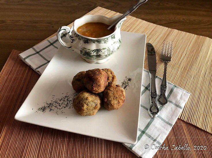 DeBuenaMesa_'s tweet photo. DBM: Albóndigas de Berenjena Blanca con Salsa de Verdururitas al Curry https://t.co/DBNPCYVIQe #salsacurry #cocinaabierta #cocinaalpunto https://t.co/oSH1Trx6Ol