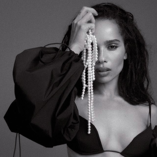 This is zoë kravitz s world & we are just living in it 
HAPPY BIRTHDAY TO A LITERAL GODDESS 