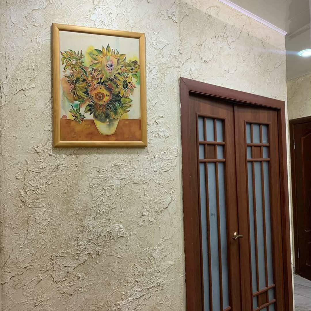 Lacos_Paints's tweet photo. Декоративное структурное покрытие Decorum Andalousie под матовой лессировкой Cire Deco на стенах коридора. Выразительный рельеф, прочная основа и приятный цвет. Красота! 

#lacos #diy #vincentdecor 
фото: https://t.co/EIt8dKLSCZ https://t.co/2OlBVuM7Or
