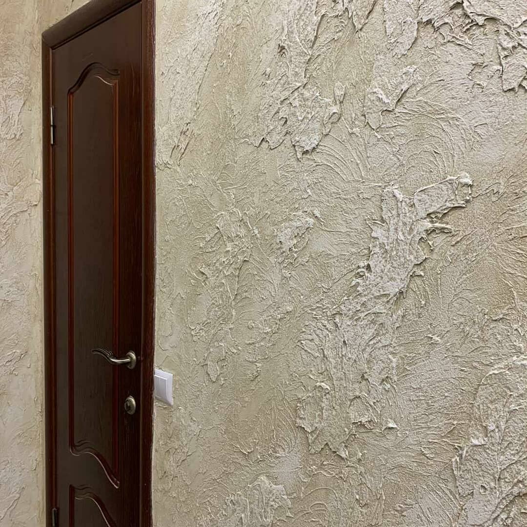 Lacos_Paints's tweet photo. Декоративное структурное покрытие Decorum Andalousie под матовой лессировкой Cire Deco на стенах коридора. Выразительный рельеф, прочная основа и приятный цвет. Красота! 

#lacos #diy #vincentdecor 
фото: https://t.co/EIt8dKLSCZ https://t.co/2OlBVuM7Or