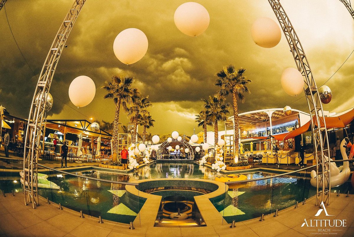 AltitudeBeach's tweet photo. #AltitudeSummer it’s how we do ☀️🔥 https://t.co/ANzhsZJ2Wc