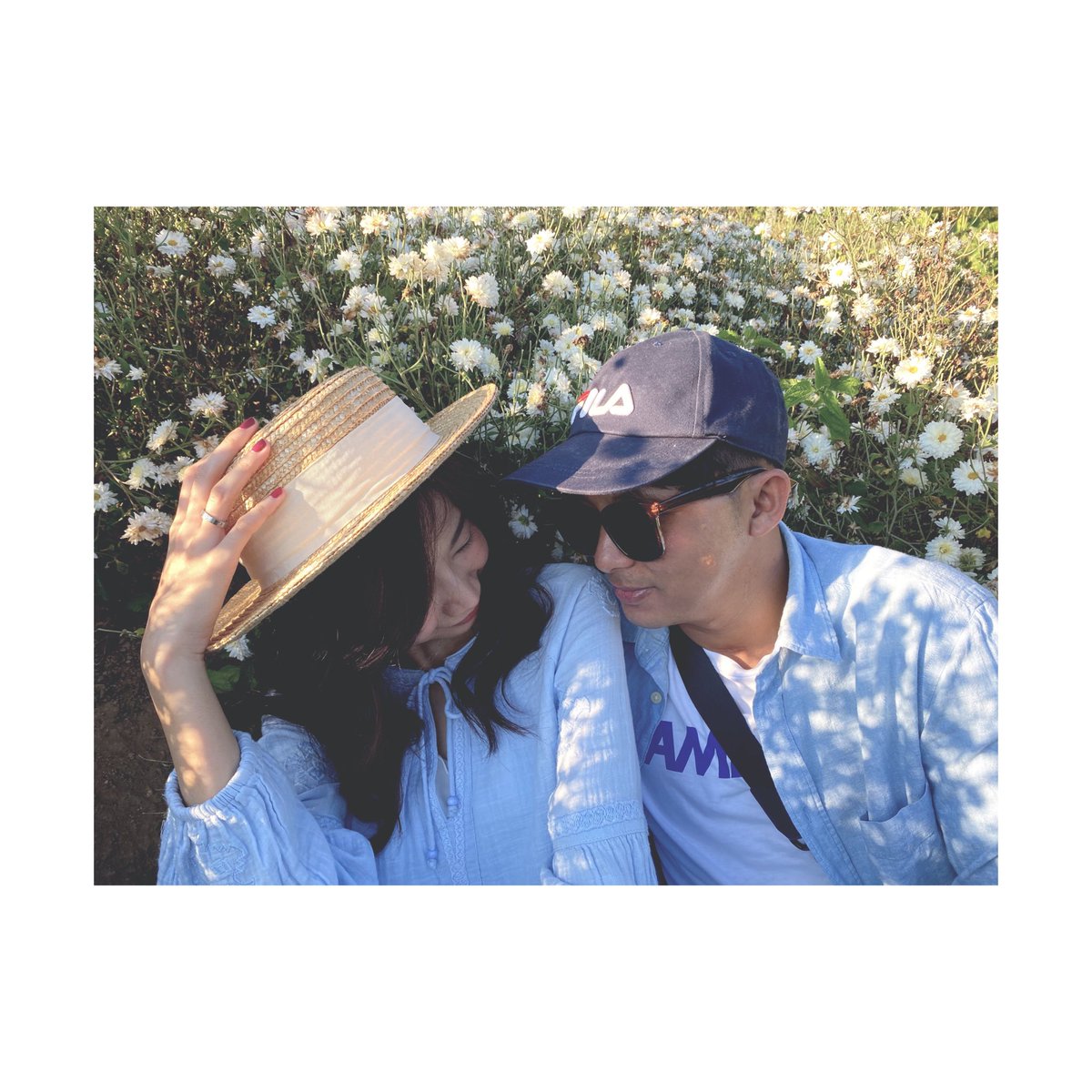 CRML_FR's tweet photo. 👒🧢🌼
#meandmybf #เขิล #ไร่ดอกเก๊กฮวย #ดอกเก๊กฮวย #ไร่นายพล #มารอบที่3 #ปีนี้ร้อน🤣 #Chrysanthemum #flowers #bloom #farm #flowerfarm https://t.co/aNF6ldr6GJ