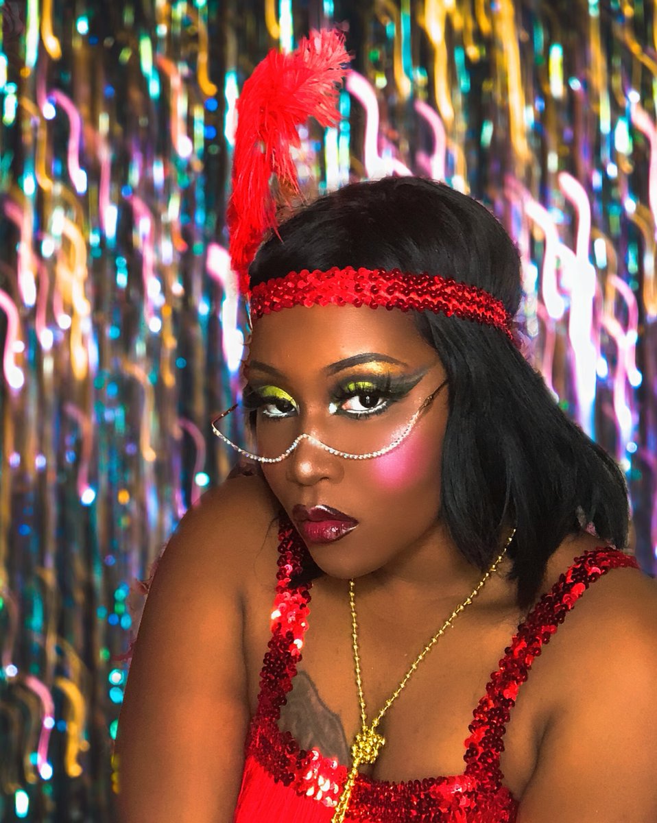 PlugGlitter's tweet photo. Living and loving in the 20’s I created this look using @NyxCosmetics #UltimateUtopiaPalette 

#flappermakeup #flappergirl #makeup #makeupartist #NYX https://t.co/jbTs9bCBqT