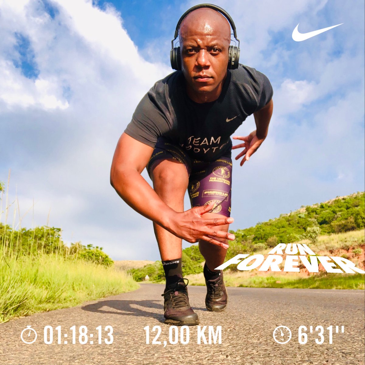 SelfieRunnerZA's tweet photo. Zembeng tše I’m Decembering the best way I know how by hitting it sweating & running. Yes, I hit & run. #12X12Challenge day 1 of 12. #Retsene #Kagare #Phakathi #DeepInside #Monate. Don’t pull out, come inside. Go monate, le lona la iponela! #RunningWithTumiSole #KeDezembaBoss 🏃🏾 https://t.co/jd3lIXUQeN
