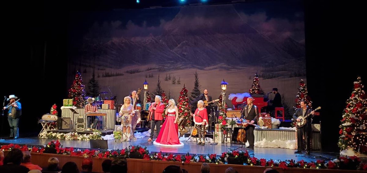 Rhonda Vincent (@rhondavincent13) on Twitter photo Join us in Branson Missouri #Christmas In #Branson #RhondaVincent Dec 1 - Dec 20 #2020 Special guests <a href="/TGrahamBrown/">T. Graham Brown</a> <a href="/MoeBandyMusic/">Moe Bandy</a> <a href="/MarkWillsMusic/">Mark Wills</a> @WilsonFairchild <a href="/MoPitney/">Mo Pitney</a> Call for tix 615-390-5423 rhondavincent.com Join us in Branson Missouri #Christmas In #Branson #RhondaVincent Dec 1 - Dec 20 #2020 Special guests <a href="/TGrahamBrown/">T. Graham Brown</a> <a href="/MoeBandyMusic/">Moe Bandy</a> <a href="/MarkWillsMusic/">Mark Wills</a> @WilsonFairchild <a href="/MoPitney/">Mo Pitney</a> Call for tix 615-390-5423 rhondavincent.com