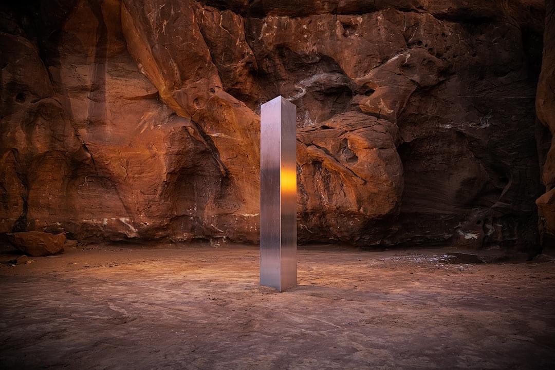 Classic_Improv's tweet photo. Whoever’s making hay with the #UtahMonolith has a really dated sense of humor. #2001ASpaceOdyssey is 52 years old. Nice pictures though: https://t.co/dg901g2WKW