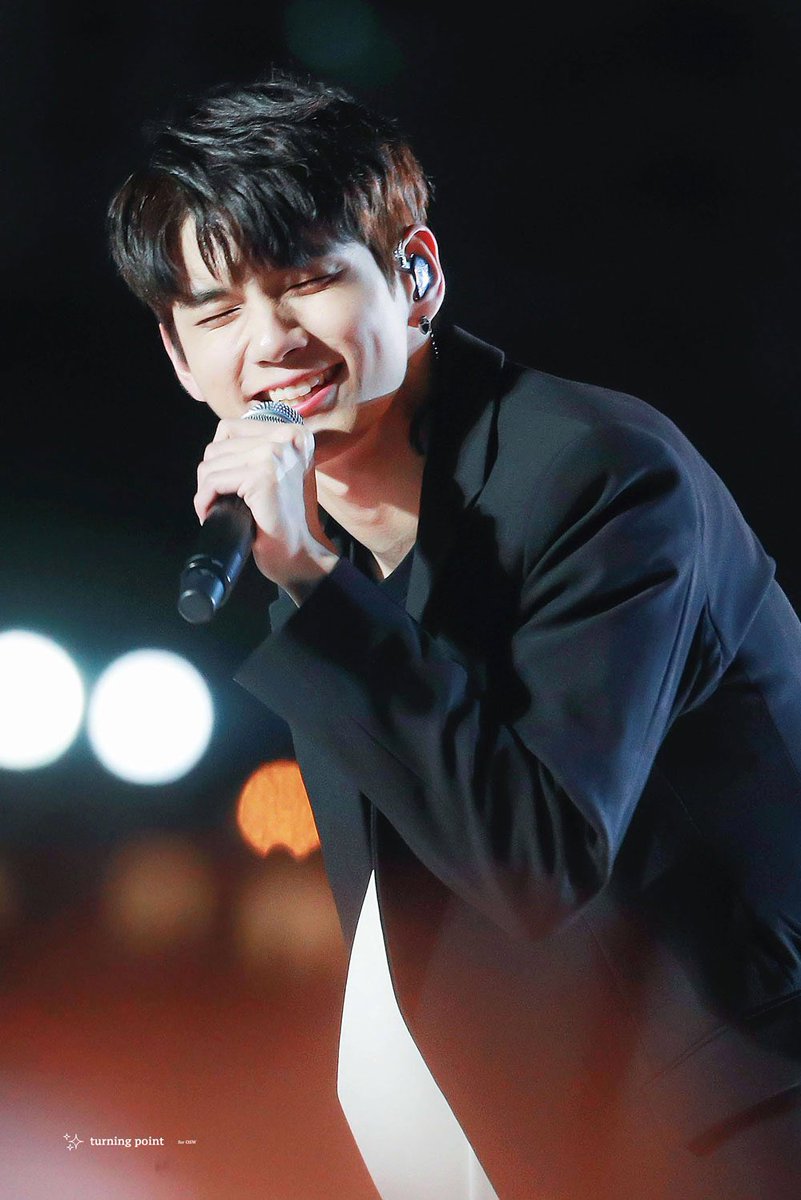 #옹성우 #ONGSEONGWU <a href="/officialtwt_OSW/">옹성우(ONG SEONG WU)</a>
