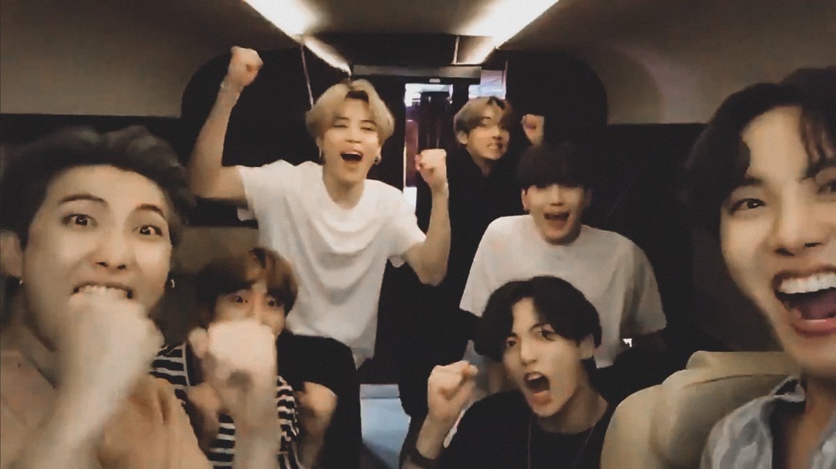 archivefortae's tweet photo. i’m so proud of you ♡︎ https://t.co/nbNykcBY9N
