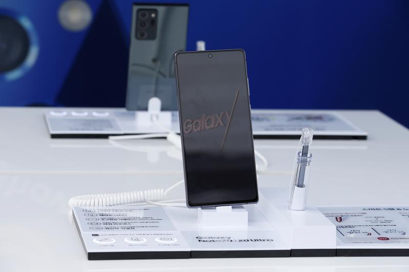 Samsung may discontinue high-end Galaxy Note smartphones - sources https://t.co/1t4SQPWY6a https://t.co/BGNf5Iaw0G