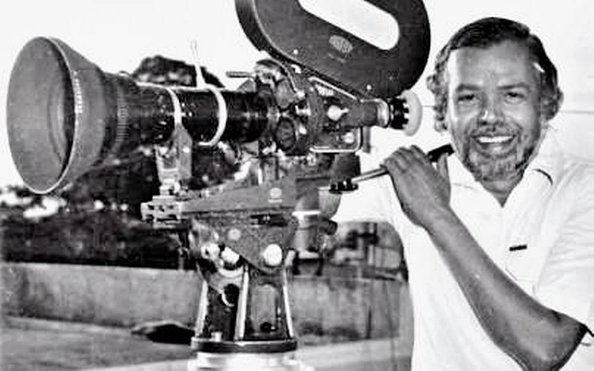 Remembering The Legendary Director #PuttannaKanagal On His Birth Anniversary 🙏

filmibeat.com/celebs/puttann…
