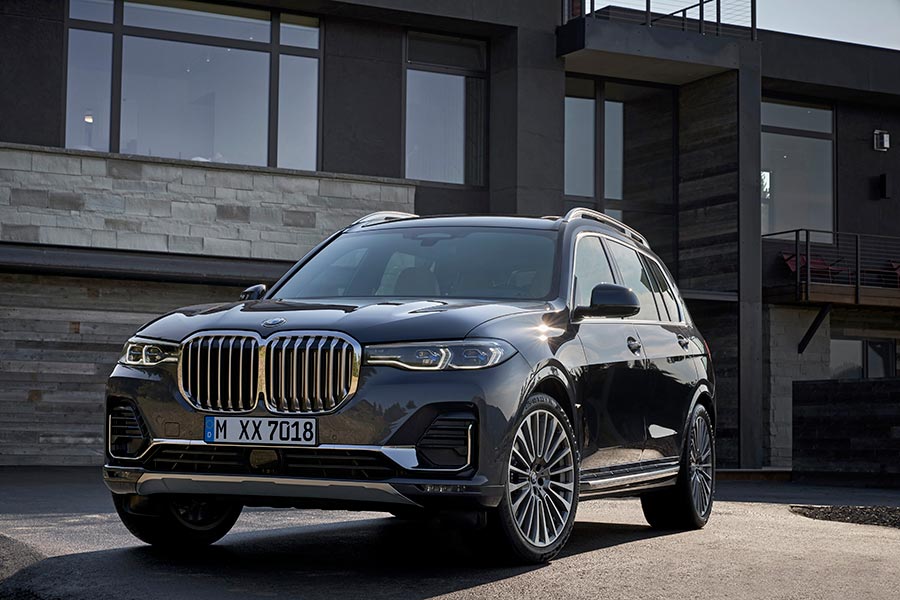 Aspirelife_za's tweet photo. .@BMW_SA has redefined the luxury SUV segment yet again. They first achieved it with the X5 and now also with the X7. It’s a magnificent 7-seater, and we can’t get enough of it! @TheRightLaneSA gives us the lowdown in  our latest issue. https://t.co/2Y5aXdB6Id https://t.co/ZYx9zzN8Hj