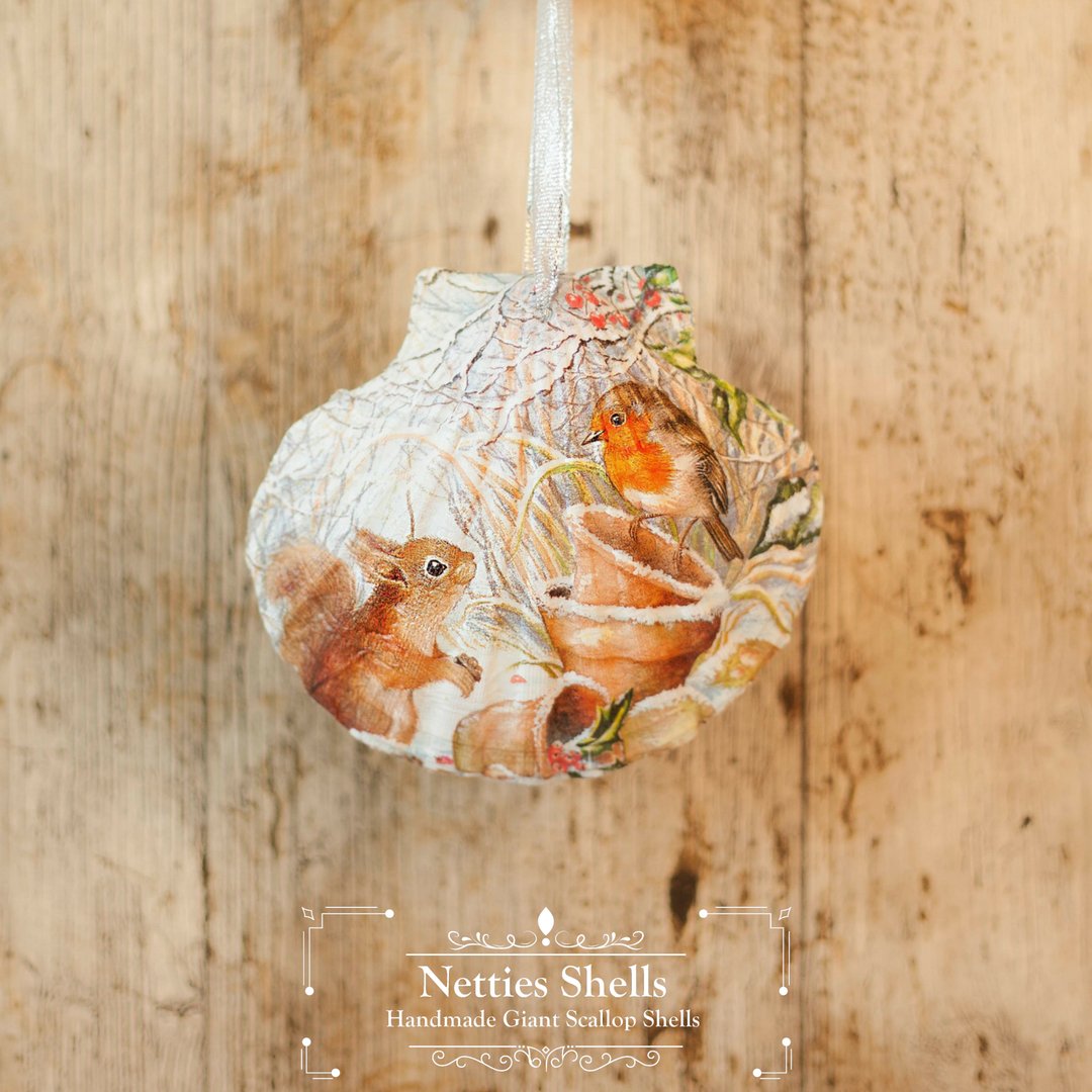 Nettiesshells's tweet photo. Unique Giant Scallop Shell Decoration to hang inside or outside the home this Christmas.
Available now in my Etsy Store https://t.co/WAOeBcnzbI
#Christmasdecoration  #scallopshell #handmade #robbins #squirrel #robindecoration #remberance #squirreldecoration #squirrelgift https://t.co/7RaCWmlVA4