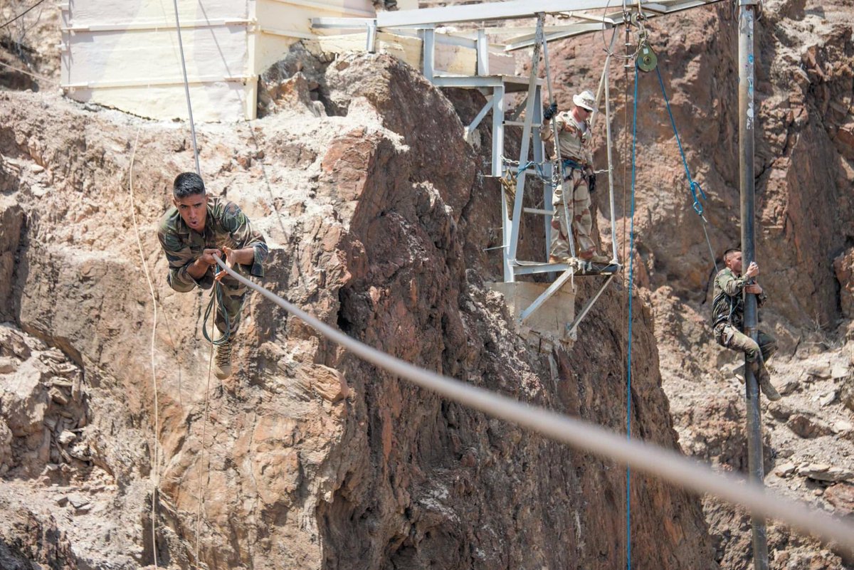 troupesdemarine's tweet image. 👉 Centre d’entraînement au combat en forêt du Gabon au #6eBIMa
👉 Centre d’entraînement au combat et d’aguerrissement au désert au #5eRIAOM
👉 Centre d’aguerrissement tropical de La Réunion au @2eRpima 
👉 Centre d’instruction nautique commando au @RIMaP_NC