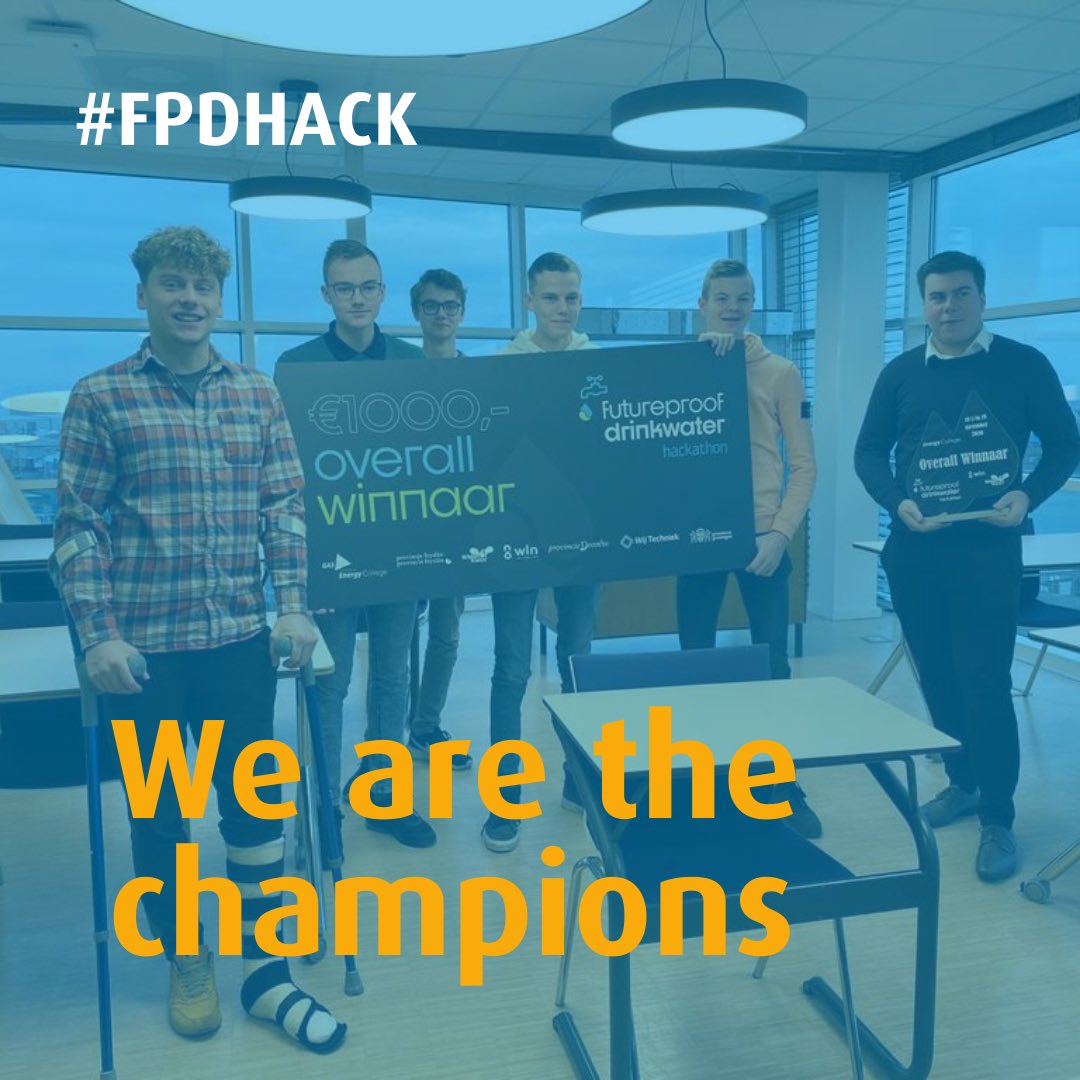 Gisteren hebben we de cheque en award mogen overhandigen aan de grote winnaars van de #fpdhack. Team AOTEAM van @noorderpoort heeft niet alleen de overall prijs gewonnen, deze toppers wonnen ook nog eens de publieksprijs! Dubbel feest. Trots op jullie! 👏🏼✨#energycollege