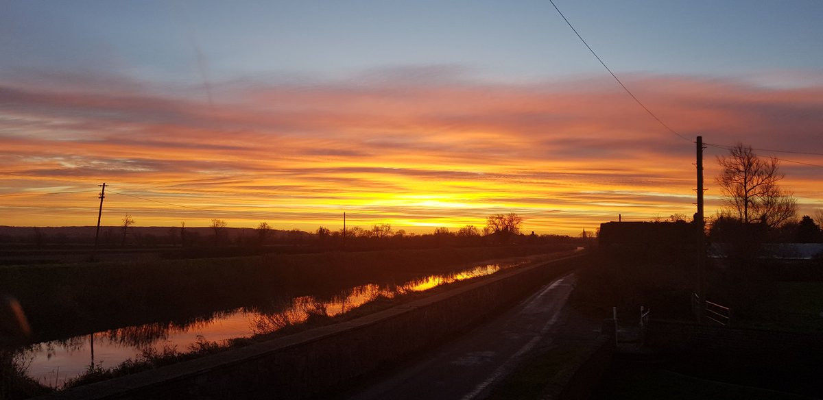 ChrisZeds's tweet photo. What a view this morning.... https://t.co/3dvOkYXyib