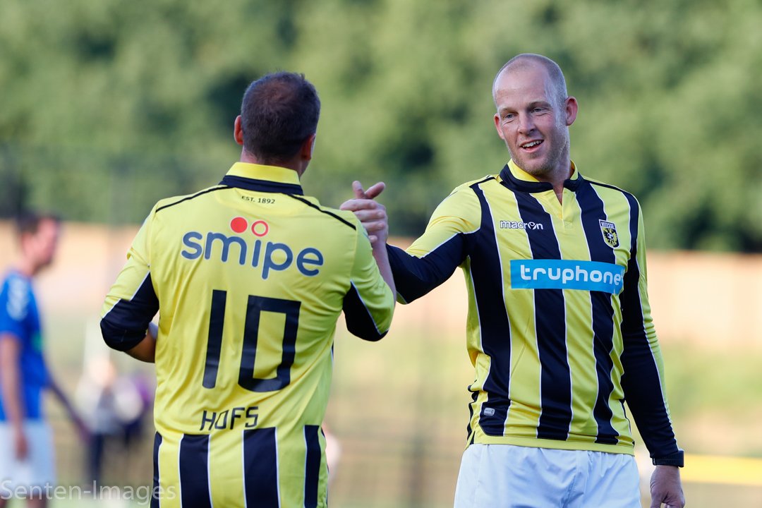 Ook vandaag jarig: Patrick Ax. Hij speelde van 1998 tot 2000 voor Vitesse waarin hij 1 officiële wedstrijd speelde. Hij speelde verder voor Groningen, De Graafschap nec en Go Ahead Eagles. In 2013 speelde hij op het WK Beachsoccer in Tahiti met Oranje #oudvitesse https://t.co/xPhwwBbeNi