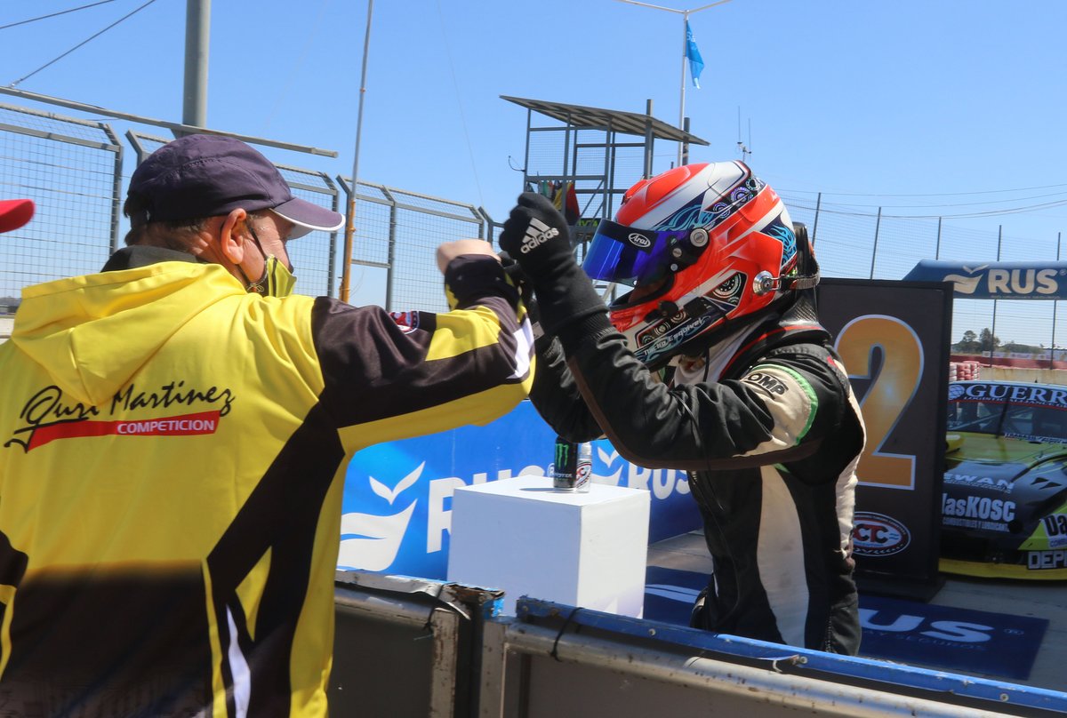 na_esquivel's tweet photo. Última semana de carrera 🏁
4 📸 de mi primer año en #TCPistaMouras 
Gracias a todos por el apoyo en este 2020 🙏
.
#NE88 || @gmartinezcomp || #Ford https://t.co/Cta2Pjyu9P