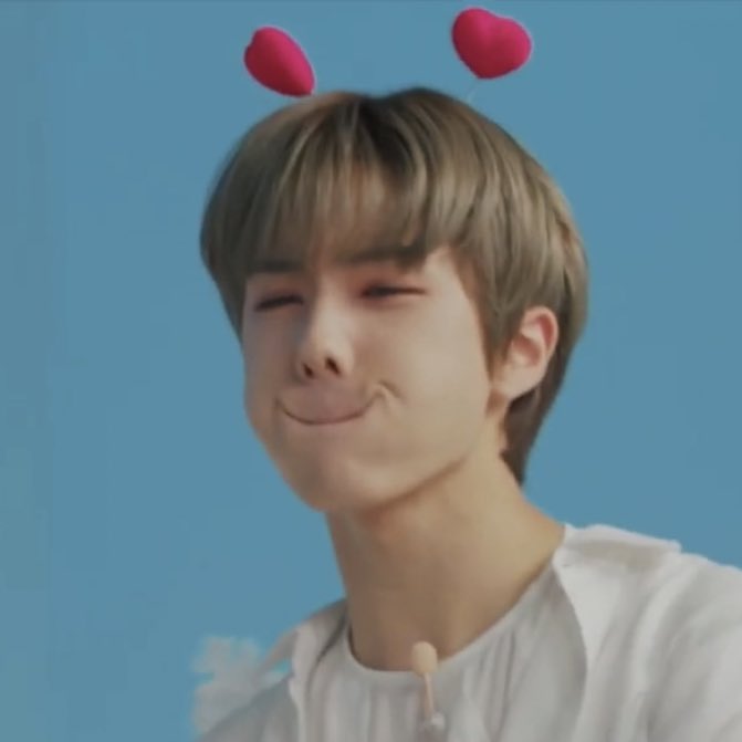 snowxmochi's tweet photo. จีซองทำหน้าเปนเห็ดฟางอีกแล้วช่วยด้วย https://t.co/qHMJw9WQHr