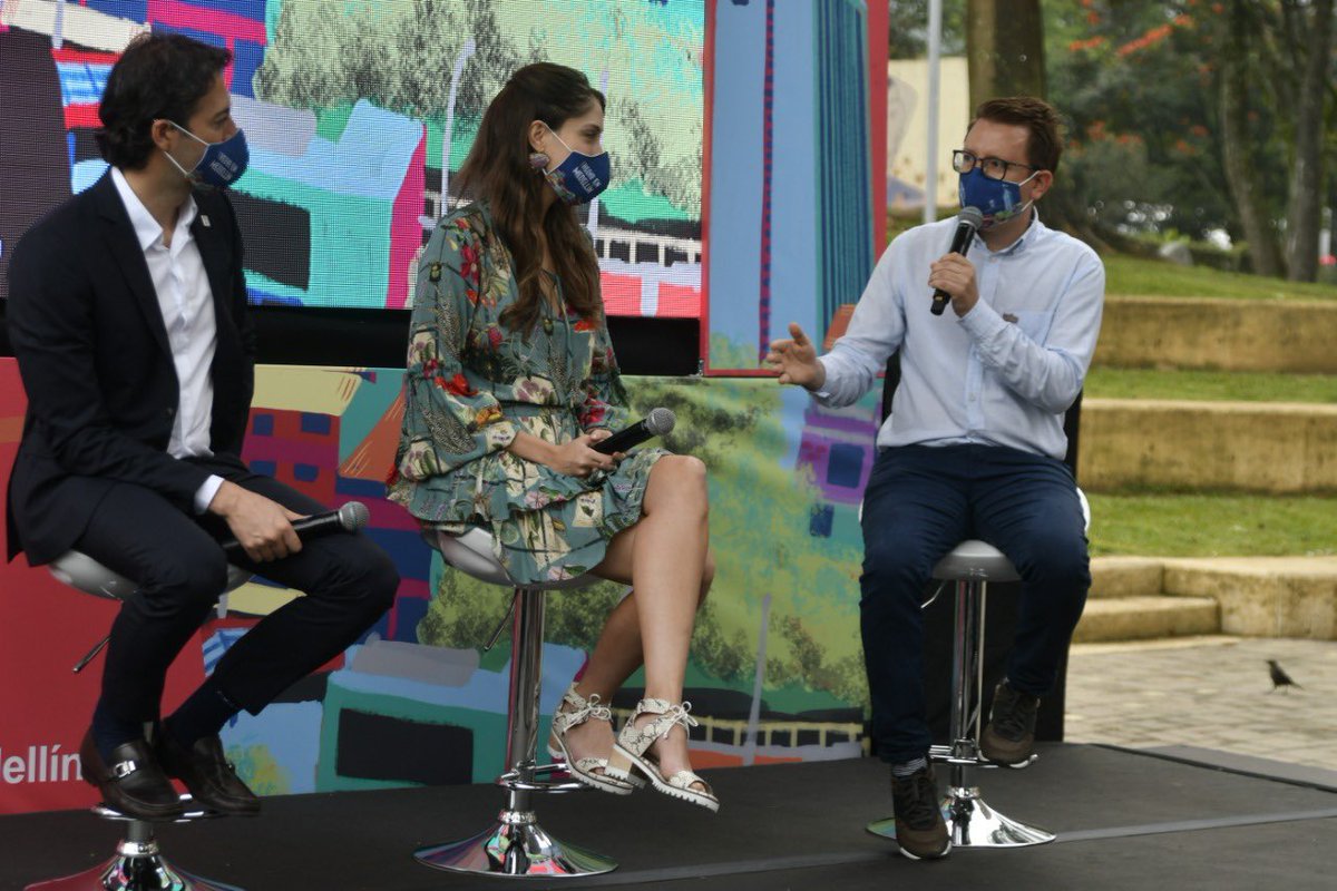 AlejandroAriasG's tweet photo. Medellín tiene un ecosistema de emprendimiento vivo y dinámico. Hoy lanzamos #HechoEnMedellín, una plataforma que visibilizará las creaciones de nuestros emprendedores @QuinteroCalle @diamaov https://t.co/F6EXjuZCSH