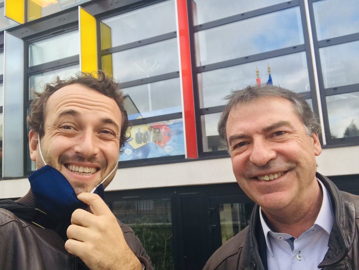 EdtechFrance's tweet photo. Signature aujourd’hui d’un nouveau partenariat au poil 🐕 avec #SKALE Business School @C3Groupe pour accélérer la transformation de l’enseignement et de la formation ! Cc @Eric_PARQUET 🙌🏼🥂🍾✨ #CFA #Formation #Innovation #Compétences https://t.co/4ogVoWygGe