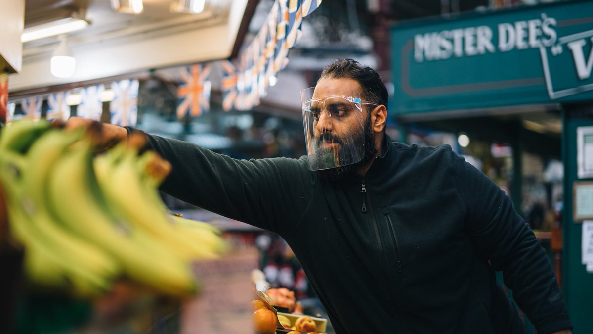 Calderdale's tweet image. Local businesses are the heart of our communities. Let&apos;s keep them beating this winter 💚

👥 Local people
🛍️ Local products
🤝 Local services

Find local businesses operating in the run-up to Christmas👉bit.ly/368nKLI 

#SearchLocal #ShopLocal