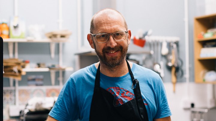 Calderdale's tweet image. Local businesses are the heart of our communities. Let&apos;s keep them beating this winter 💚

👥 Local people
🛍️ Local products
🤝 Local services

Find local businesses operating in the run-up to Christmas👉bit.ly/368nKLI 

#SearchLocal #ShopLocal