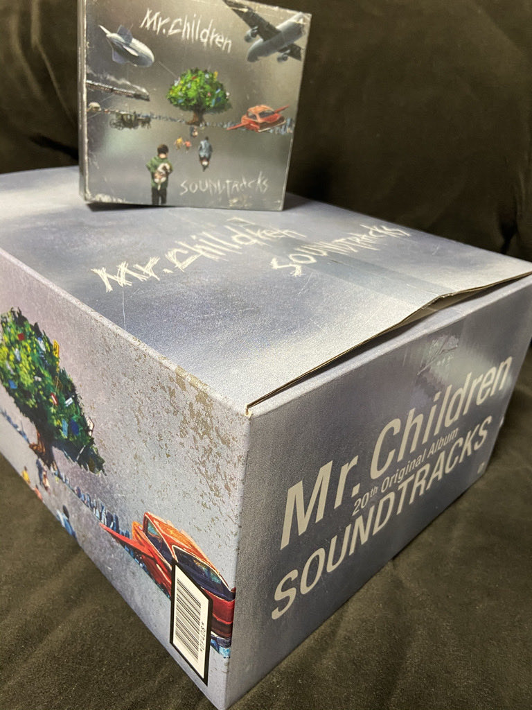 大前壽生 Hisao Ohmae Mr Children Mc Soundtracks の新アルバム Soundtrack 届いたわよ 配達の段ボールも特別仕様だよ ようやく聴けるワクワク感 Mrchildren Soundtracks